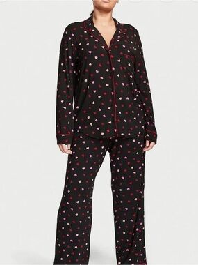 Iconic Victoria’s Secret Pajama Set with Pink & Red Heart Print Elegant Silky